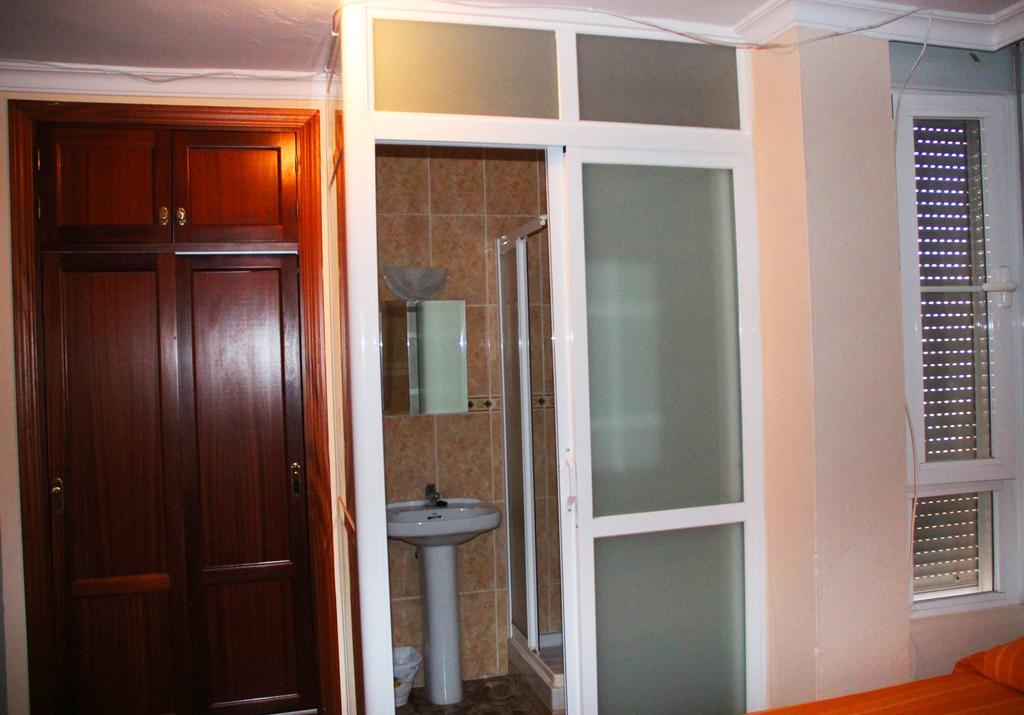 Habitación Doble Económica con baño privado externo